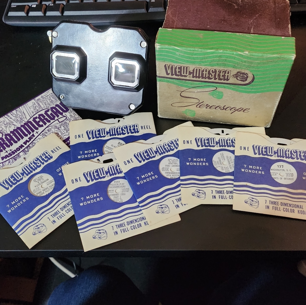 Vintage 50s View Master with 6 round slides